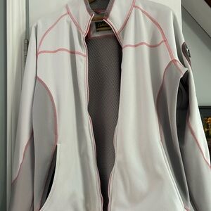 Cabela's Gray Ski Jacket with Stand-Up Collar and Sporty Design